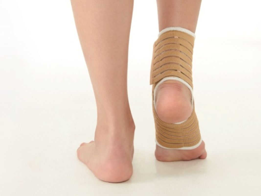 Dr. Med Elastic Ankle Sleeve With Adjustable Strap A009 Small