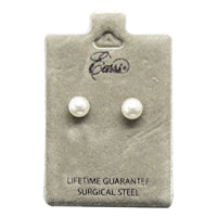 أقراط مرصعة باللؤلؤ