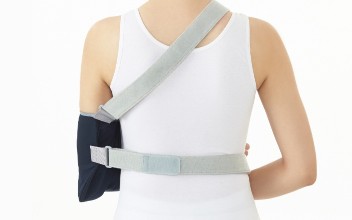 دكتور ميد - جهاز تثبيت الكتف سهل الاستخدام E027 كبير