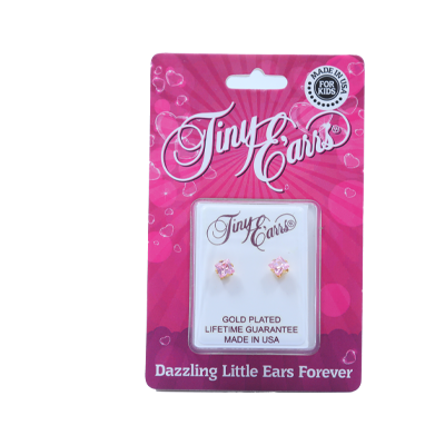 أقراط مربعة وردية اللون مرصعة بالزركونيا المكعبة